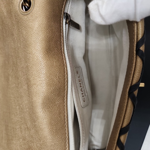 Chanel hand bag - Picture 4 of 10